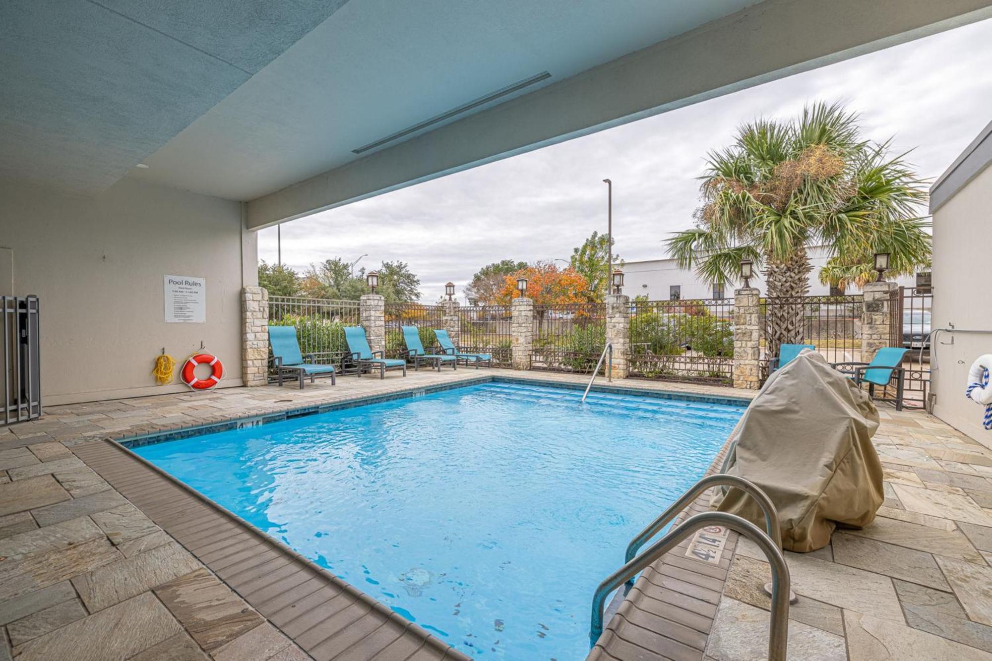 Holiday Inn Express & Suites College Station By Ihg Εξωτερικό φωτογραφία