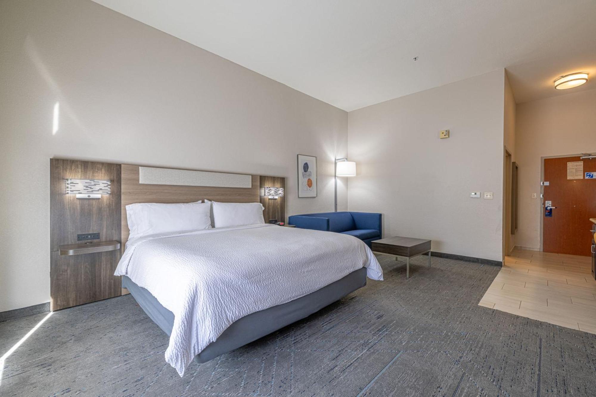 Holiday Inn Express & Suites College Station By Ihg Εξωτερικό φωτογραφία