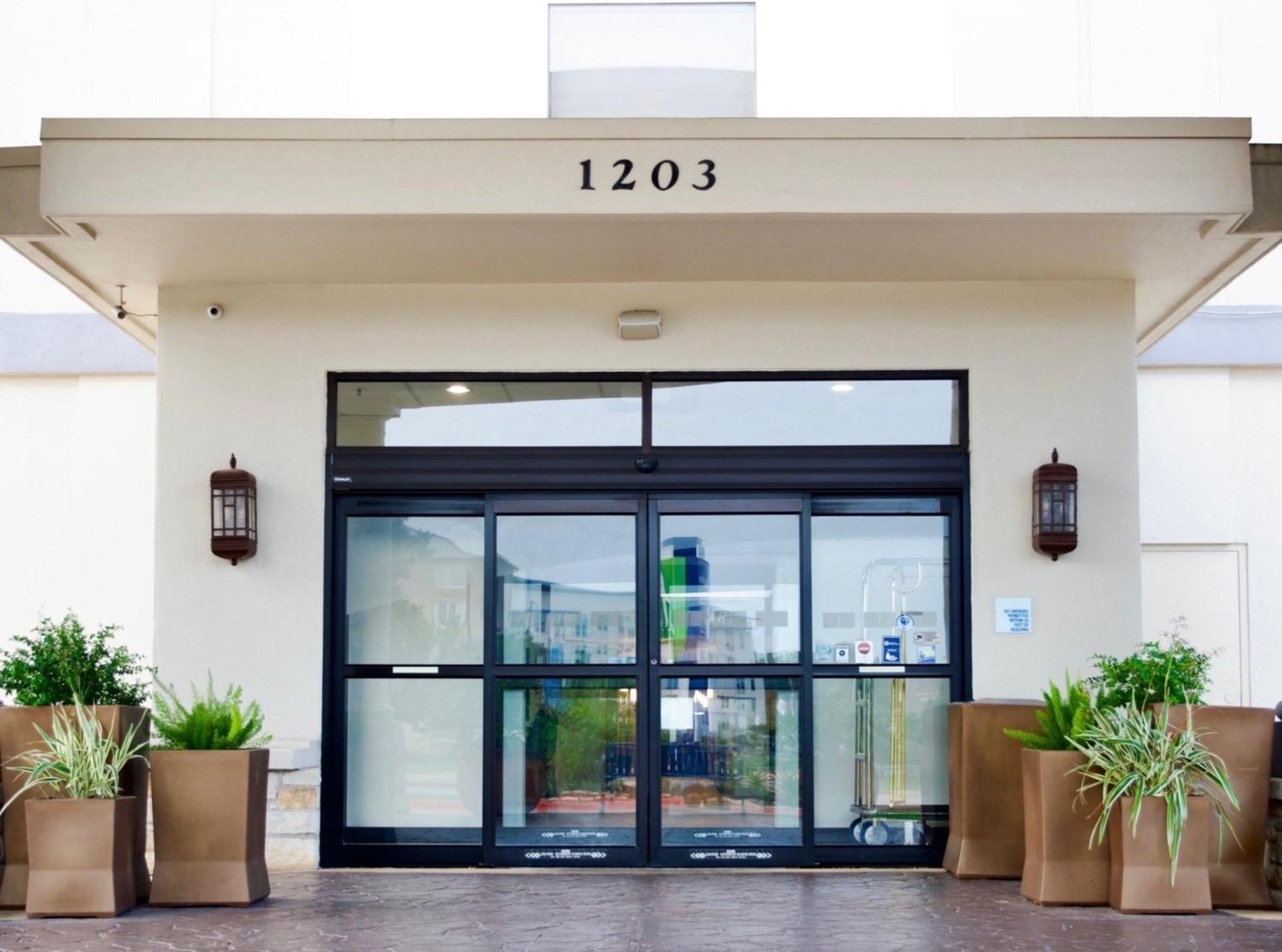 Holiday Inn Express & Suites College Station By Ihg Εξωτερικό φωτογραφία